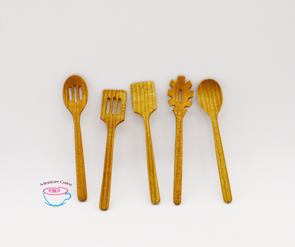 5 Pieces of Miniature Wooden Utensils 1:4 Scale [ Pre -Order ]